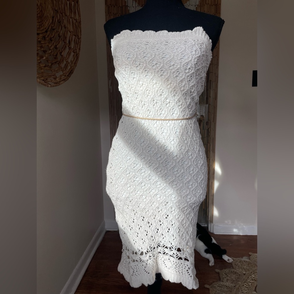 Forever 21 Ivory Lace Strapless Dress